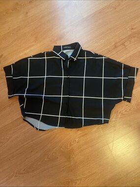 SHEIN Black Button-Down Short Sleeve Windowpane Shirt
